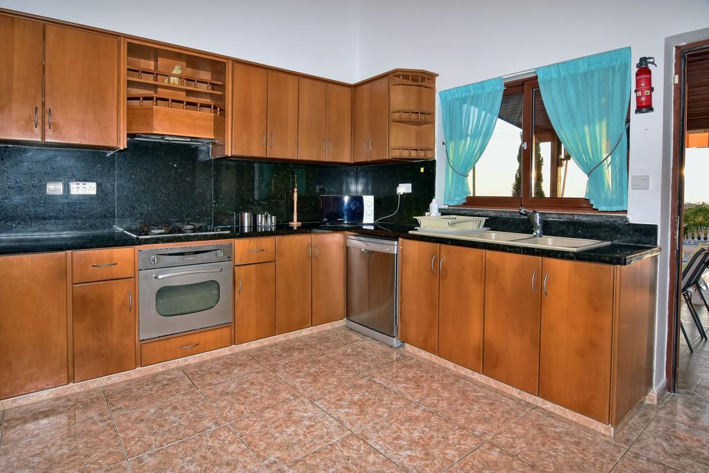 Villa Lp Peyia Extérieur photo